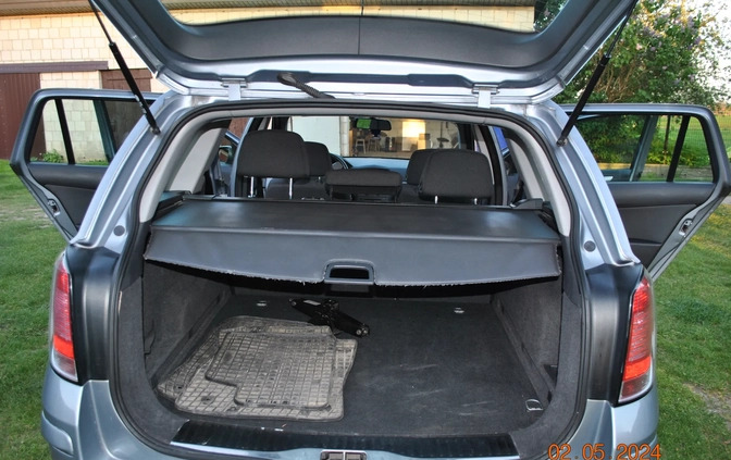 Volkswagen Caravelle cena 91900 przebieg: 193000, rok produkcji 2018 z Nowy Tomyśl małe 301